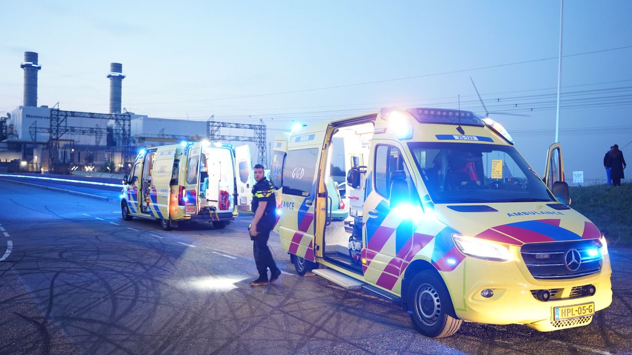 Motorrijder zwaargewond geraakt bij ongeluk op dijk bij ingang naar Maxima-centrale